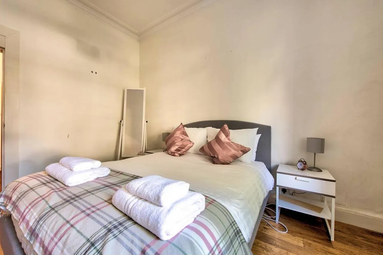 Central Apartment Next To The Usher Hall Edinburgh 0*,